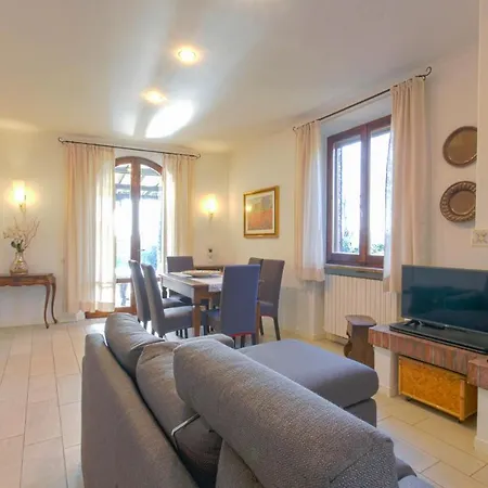 Apartment Il Giardino Del Giuggiolo *
